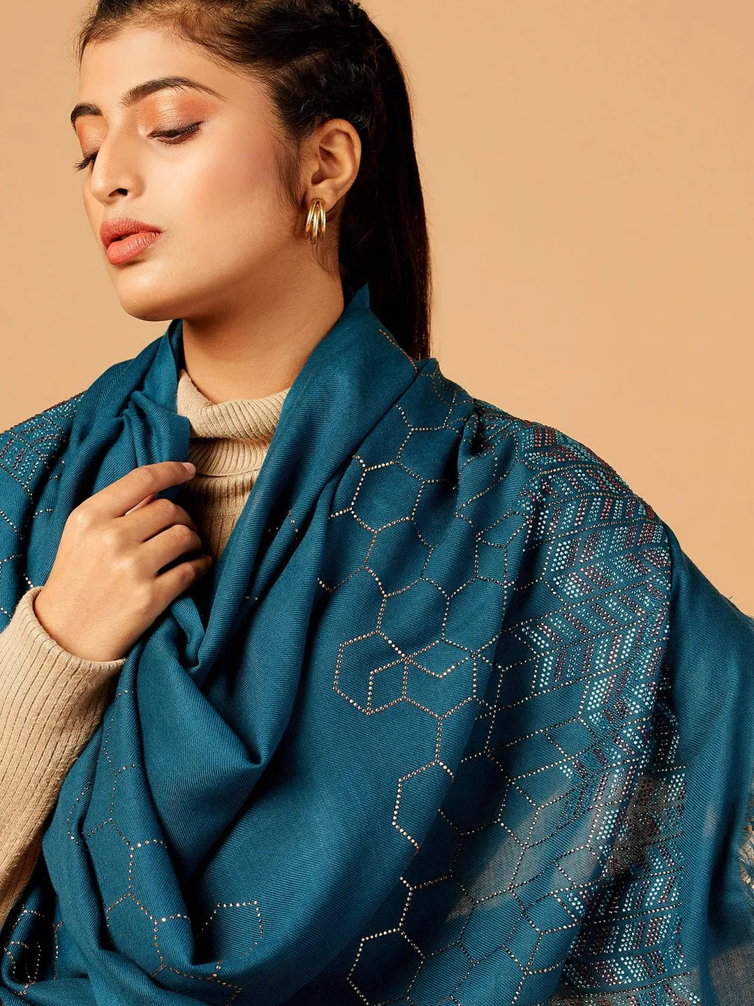 Elegant Stole Wool Blend with Dobby Pattern in Blue