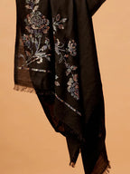 Chic Stole Wool Blend with Dobby Pattern in Black