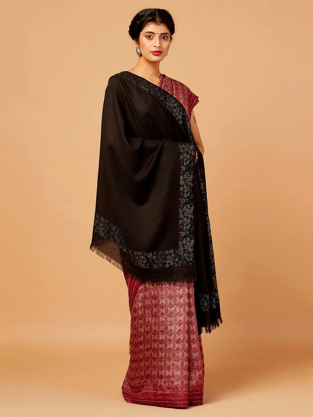 Chic Stole Wool Blend with Dobby Pattern in Black