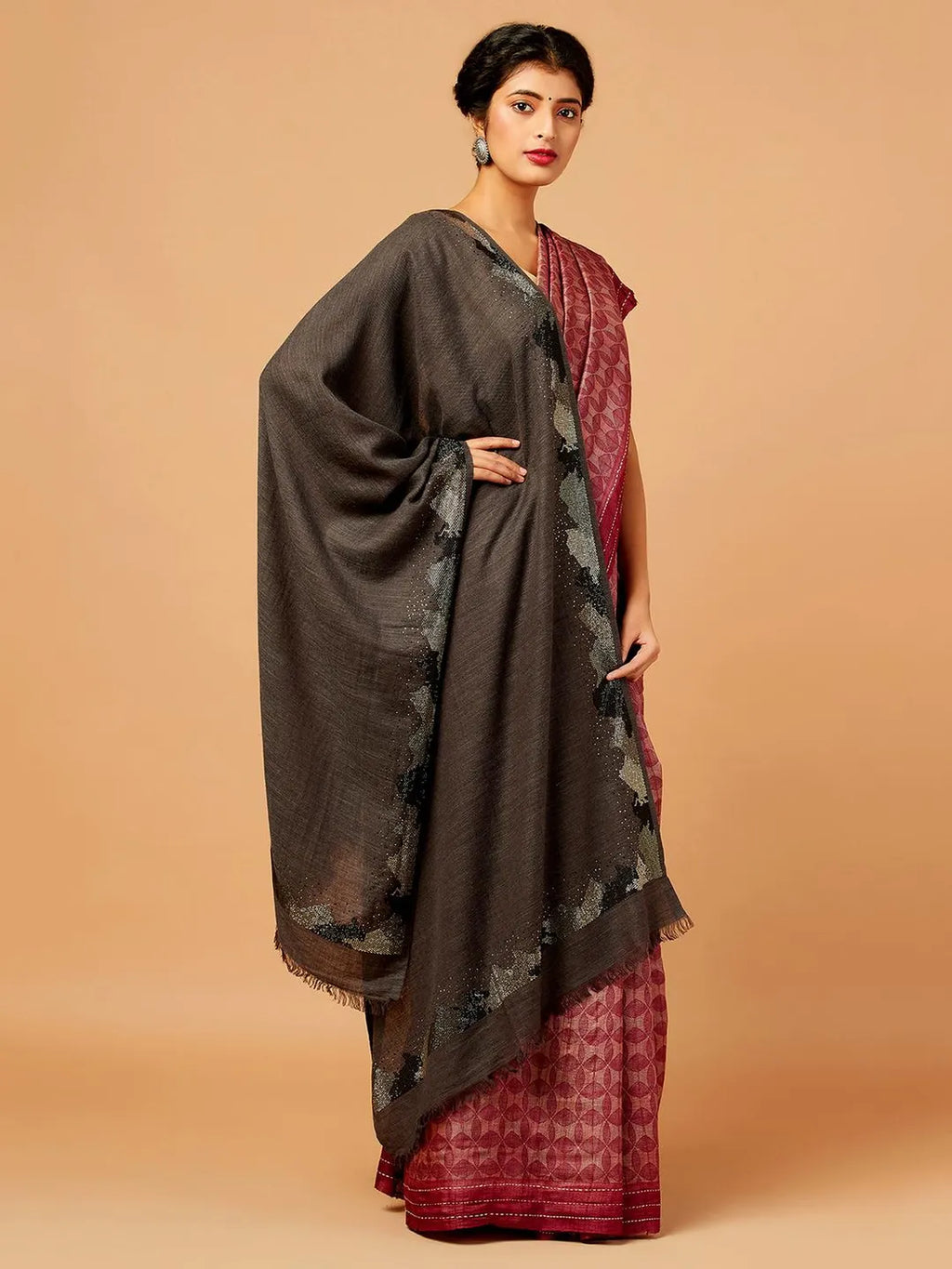 Chic Stole Wool Blend with Dobby Pattern in Black