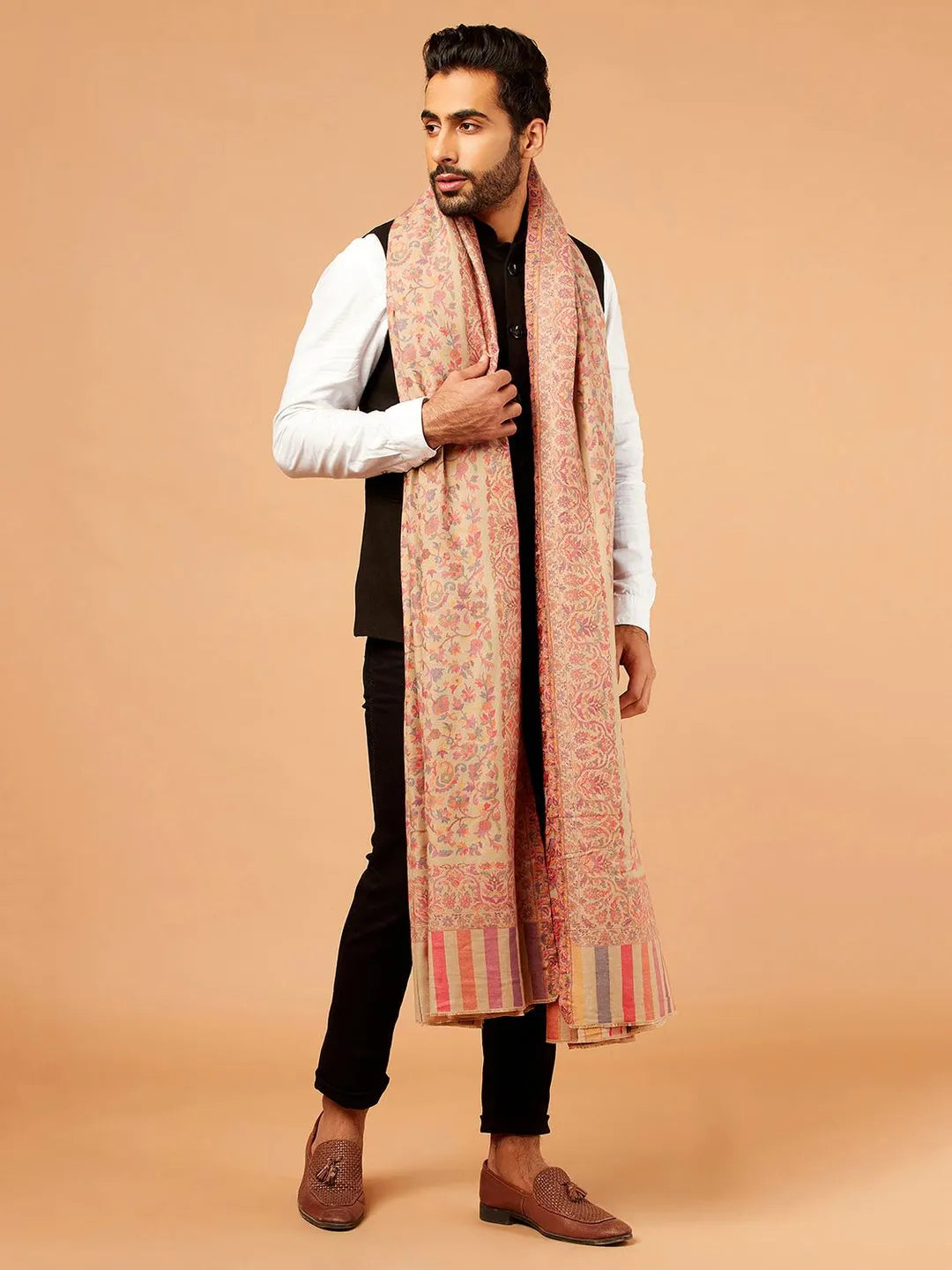 Elegant Shawl Wool Blend with Kaani Pattern in Beige