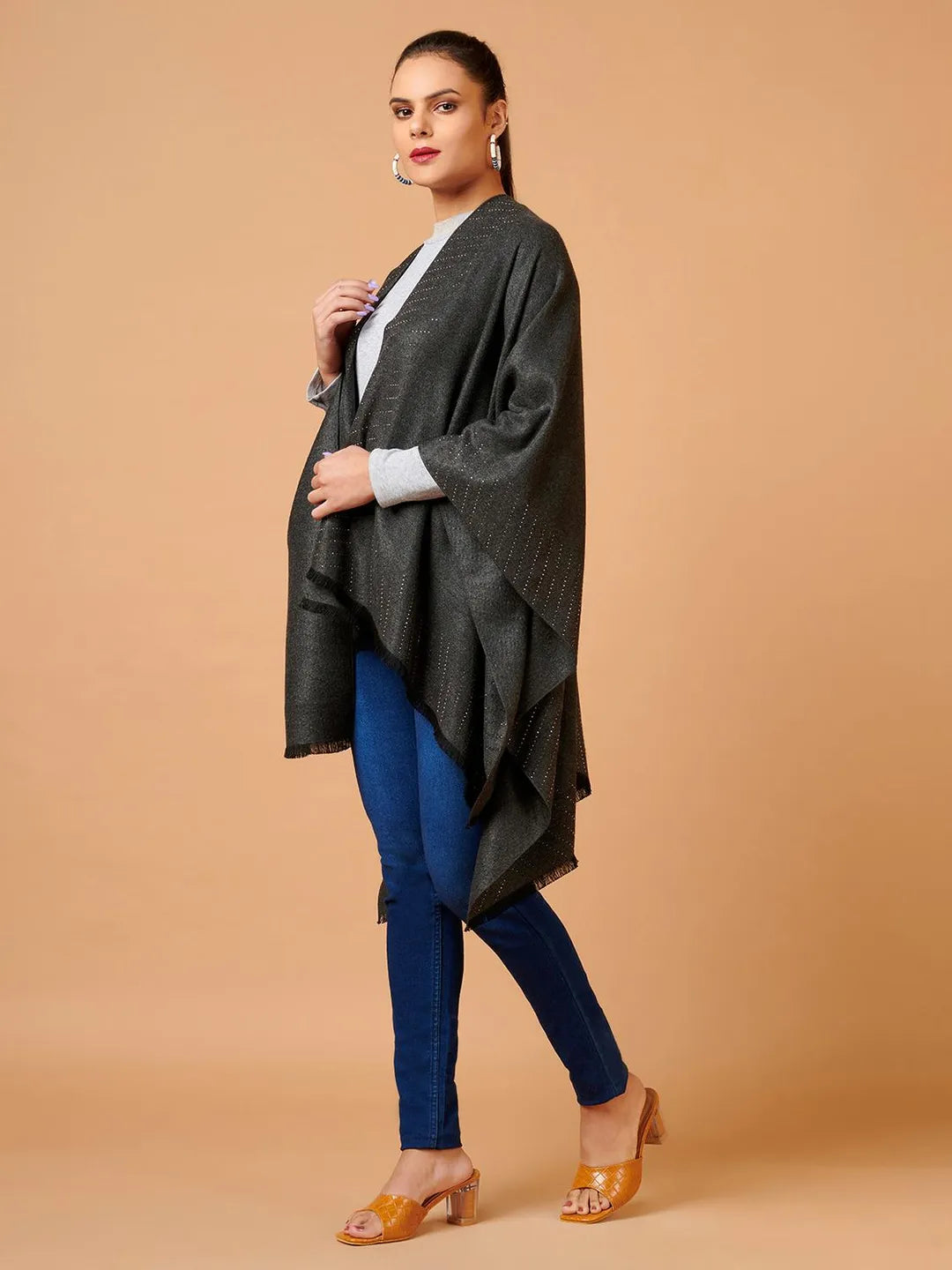 Comfort-Fit Poncho with Ponchu Pattern in Grey