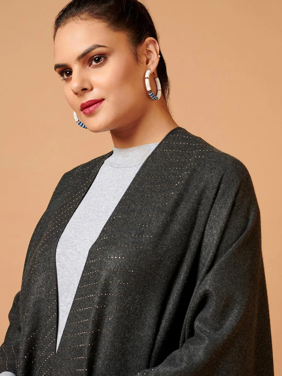 Comfort-Fit Poncho with Ponchu Pattern in Grey