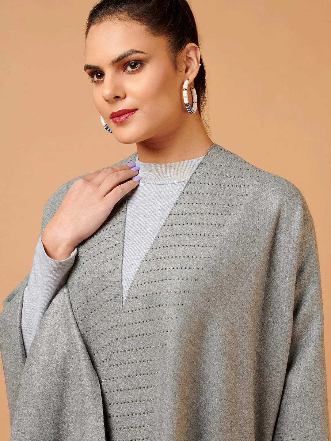 Comfort-Fit Poncho with Ponchu Pattern in Grey