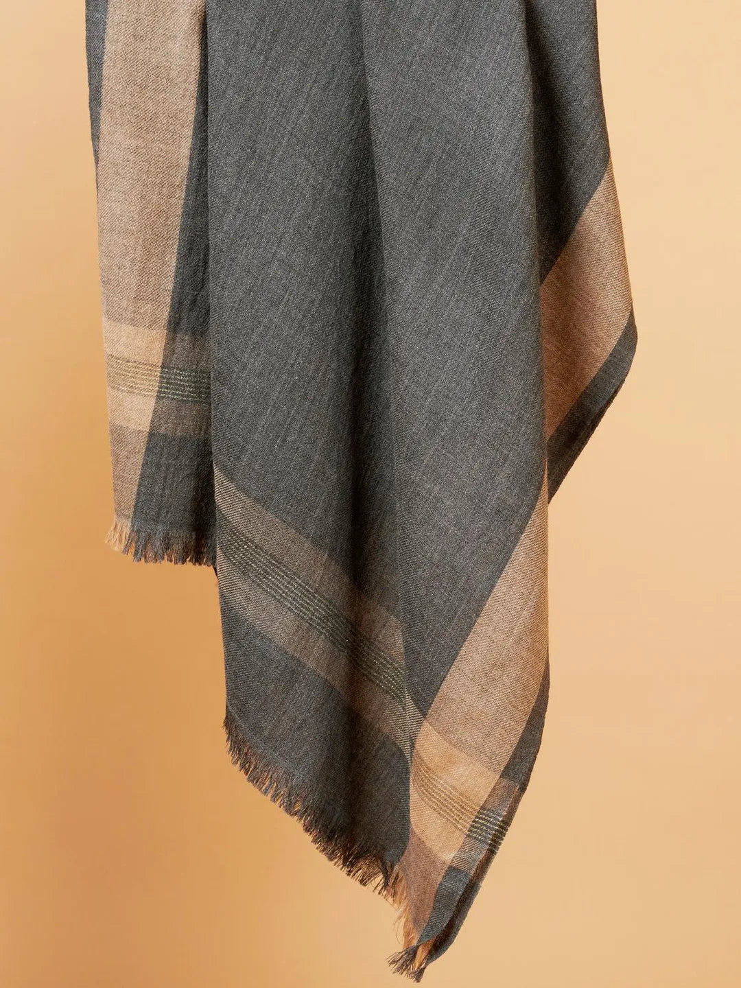 Elegant Stole Wool Blend with Dobby Pattern in Grey