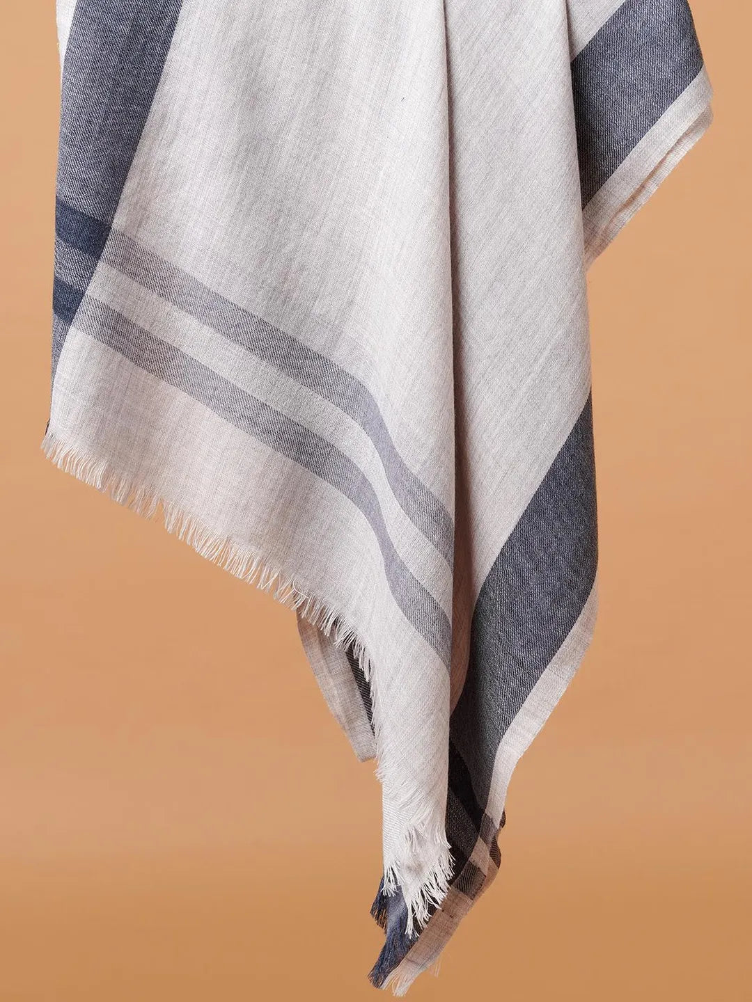 Chic Stole Wool Blend with Dobby Pattern in Grey