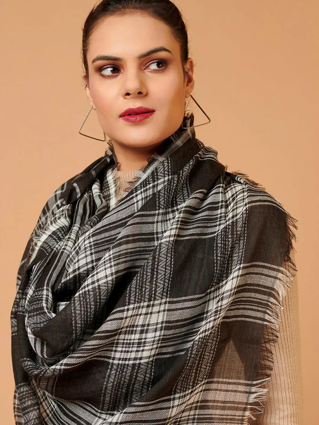 Chic Stole Wool Blend with Dobby Pattern in Multi