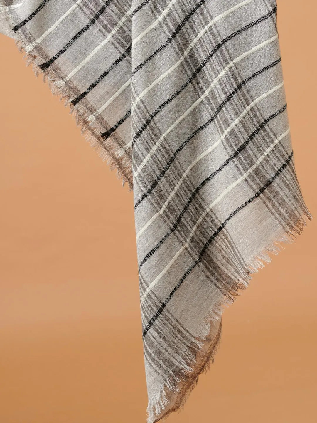 Chic Stole Wool Blend with Dobby Pattern in Grey