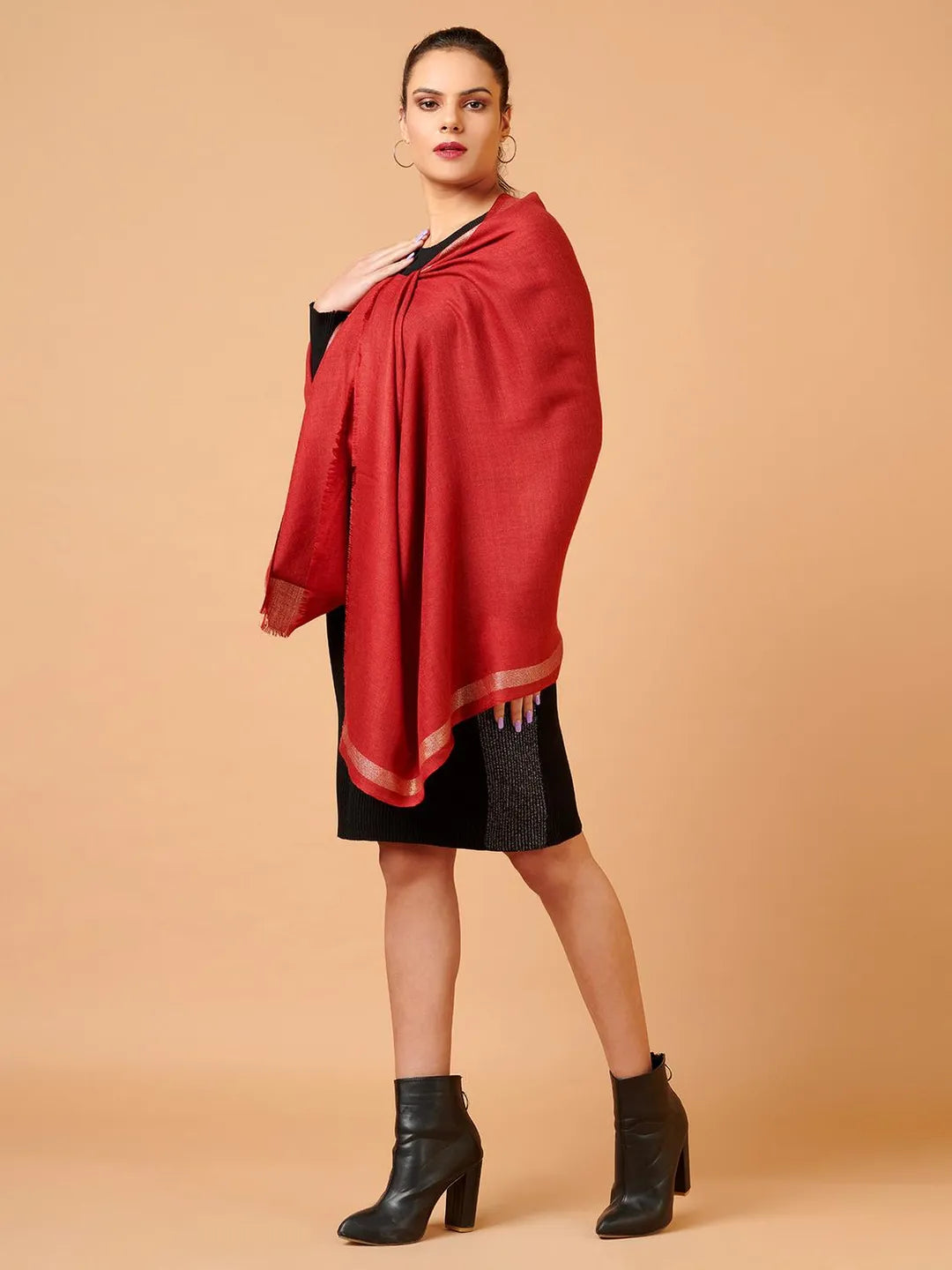Chic Stole Wool Blend with Dobby Pattern in Red