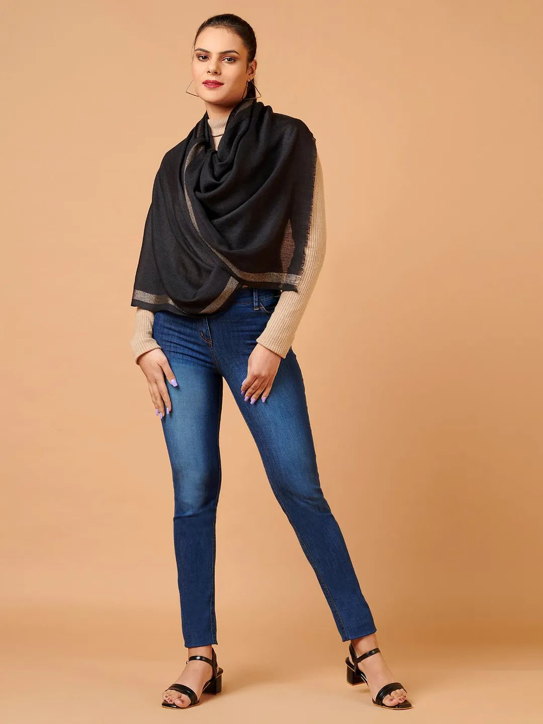 Elegant Stole Wool Blend with Dobby Pattern in Black