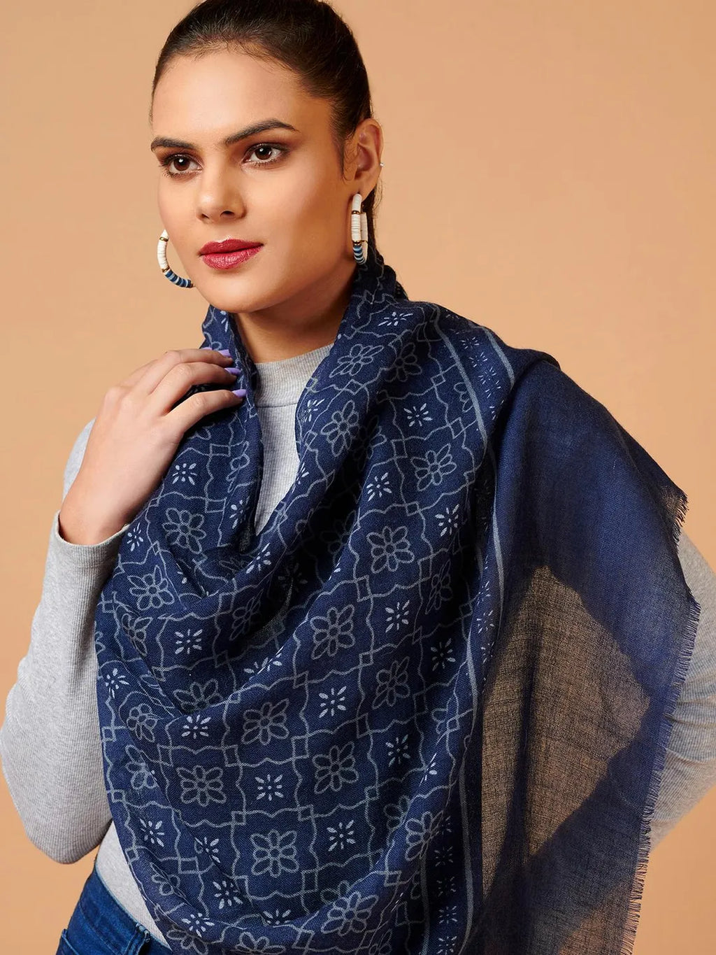 Elegant Stole Wool Blend with Printed Pattern in Blue