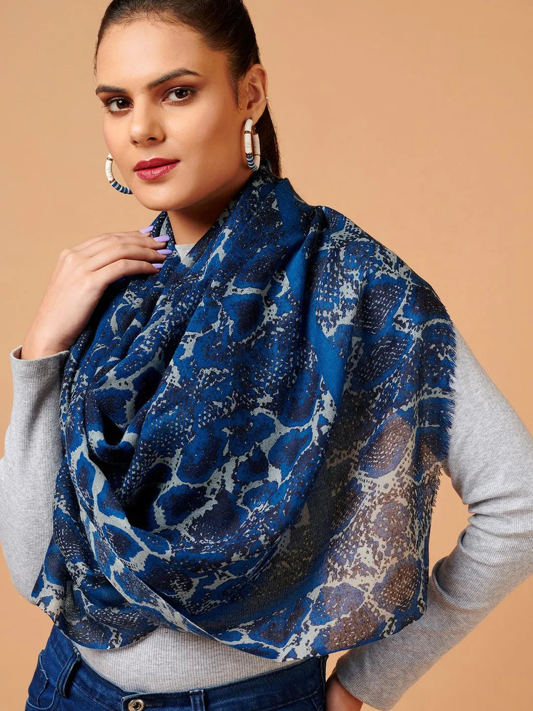 Elegant Stole Wool Blend with Printed Pattern in Blue
