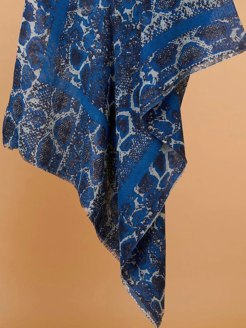 Elegant Stole Wool Blend with Printed Pattern in Blue