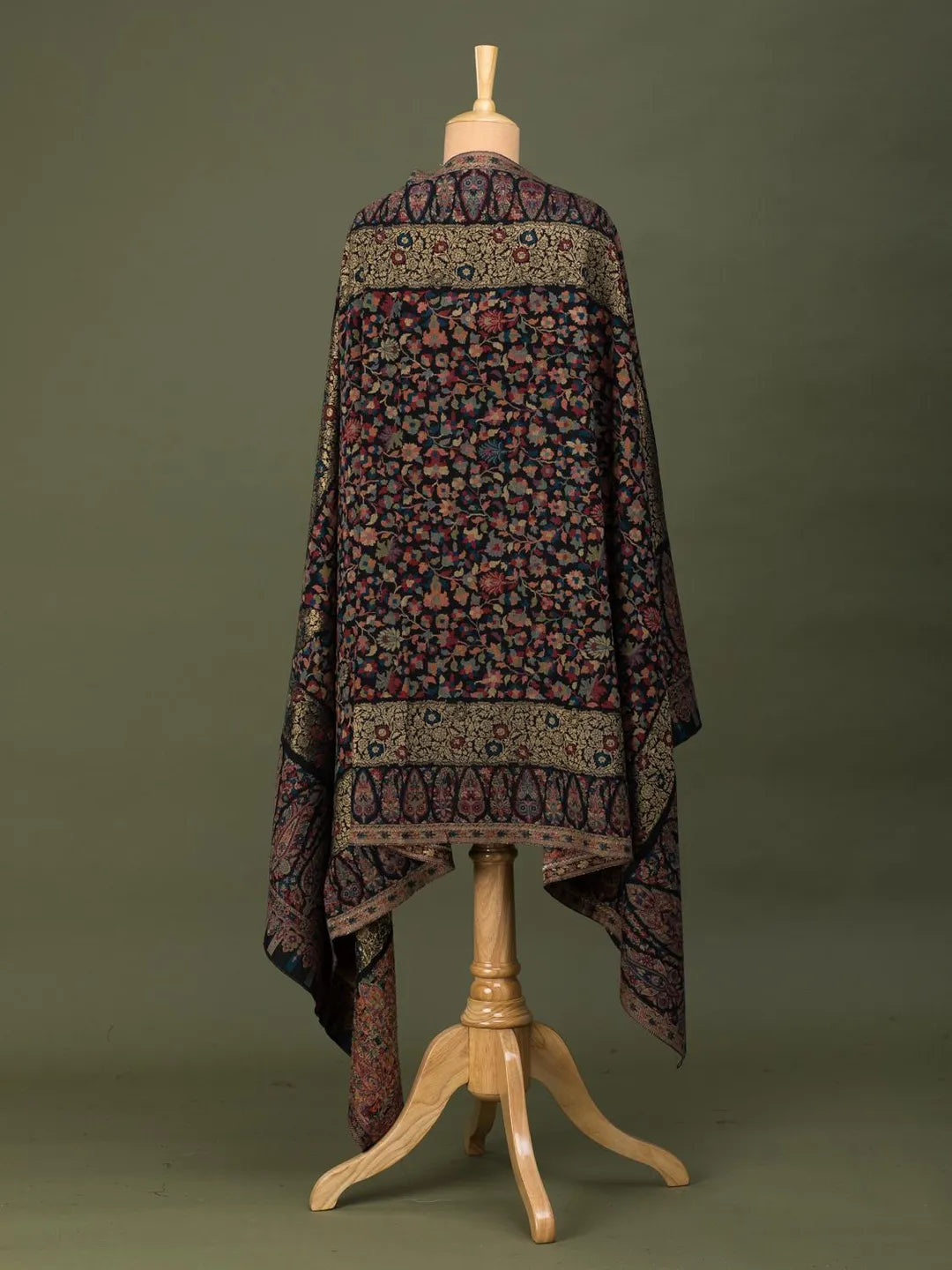 Classic Shawl Wool Blend with Kaani Pattern in Black