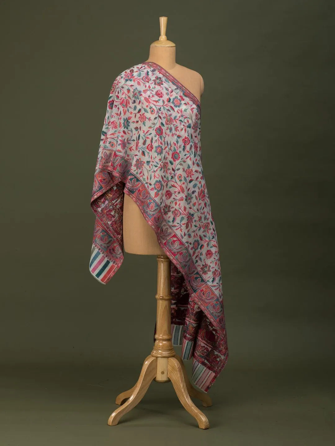 Elegant Shawl Wool Blend with Kaani Pattern in White