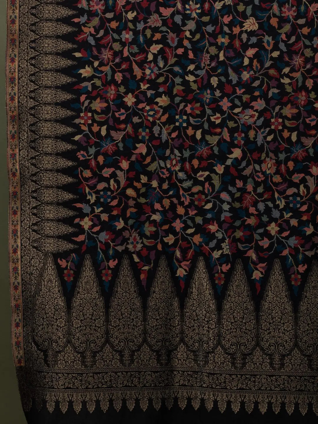 Elegant Shawl Wool Blend with Kaani Pattern in Black