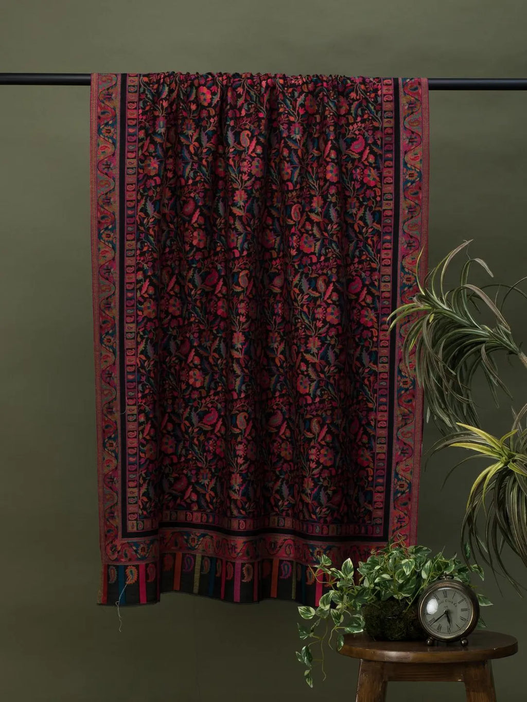 Elegant Shawl Wool Blend with Kaani Pattern in Black