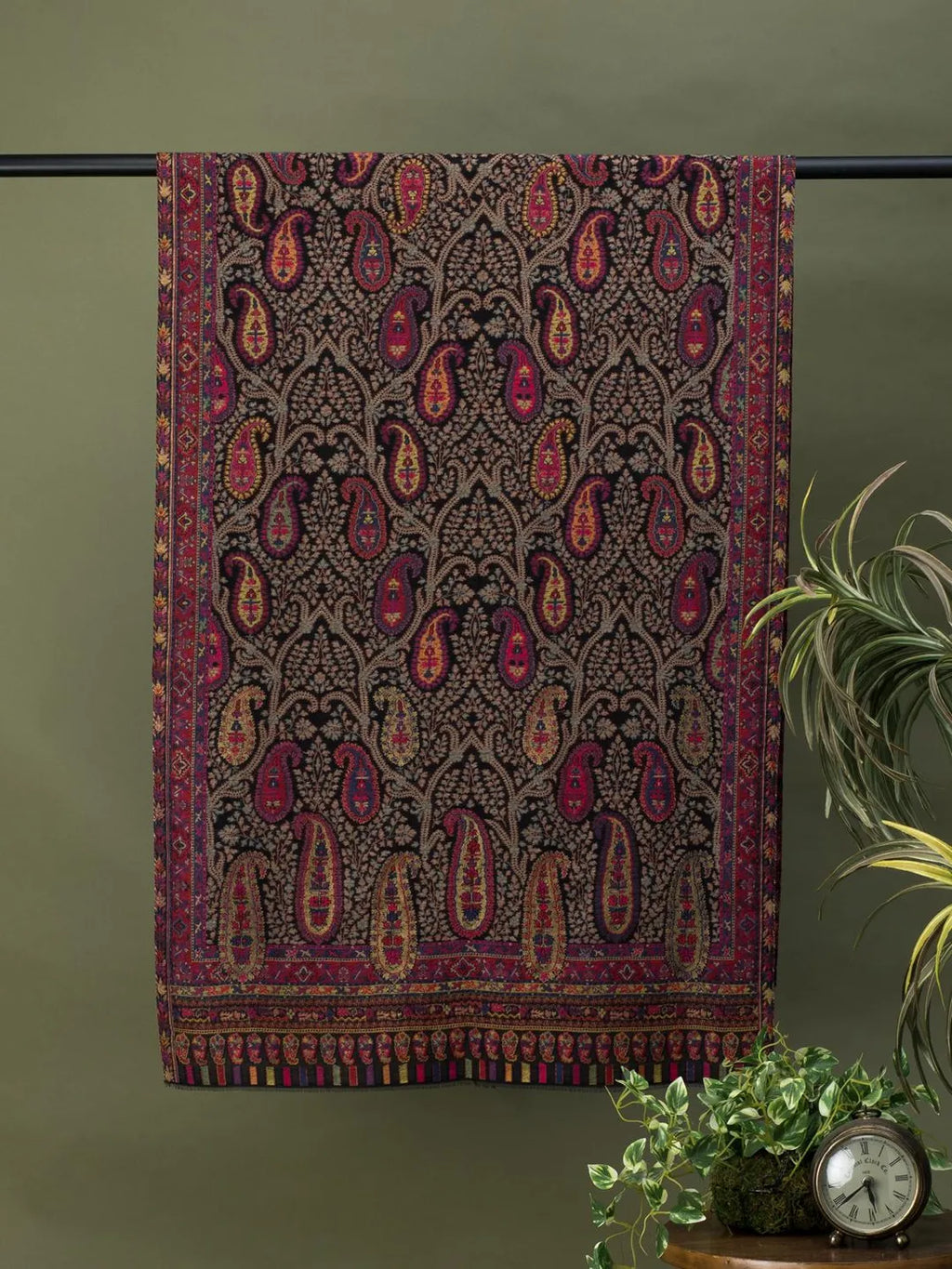 Elegant Stole Wool Blend with Kaani Pattern in Black