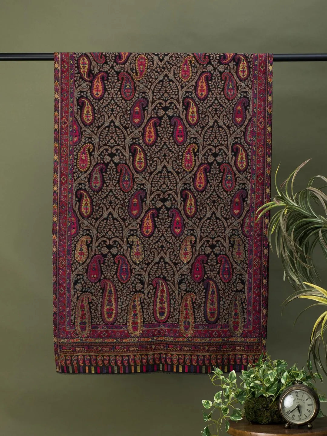 Elegant Stole Wool Blend with Kaani Pattern in Black