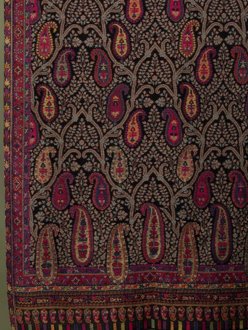 Elegant Stole Wool Blend with Kaani Pattern in Black