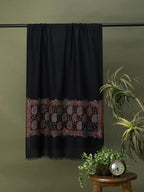 Chic Stole Wool Blend with Palla Pattern in Black