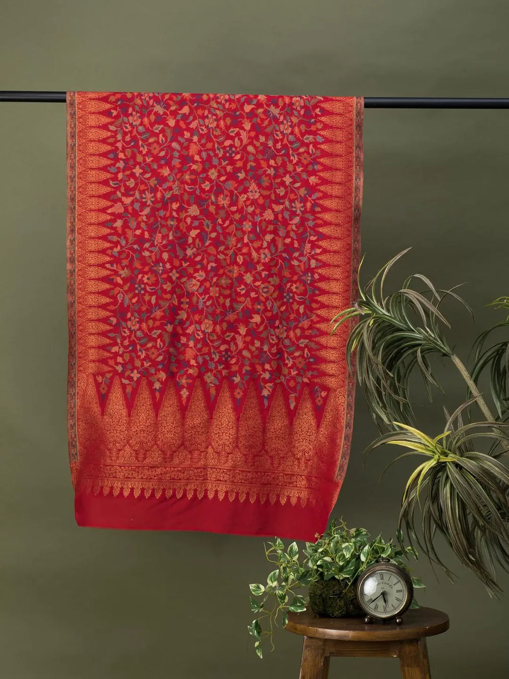 Chic Stole Wool Blend with Kaani Pattern in Red