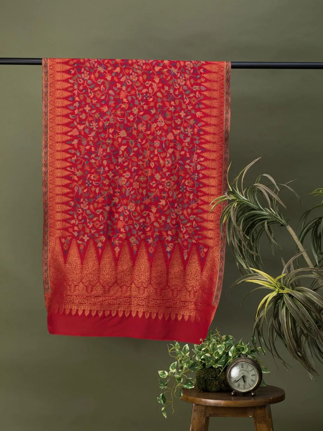 Chic Stole Wool Blend with Kaani Pattern in Red