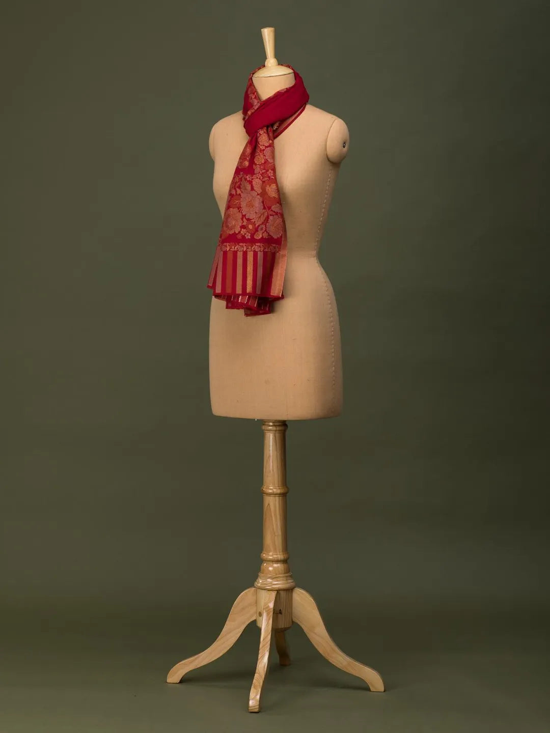 Elegant Stole Wool Blend with Jacquard Pattern in Red