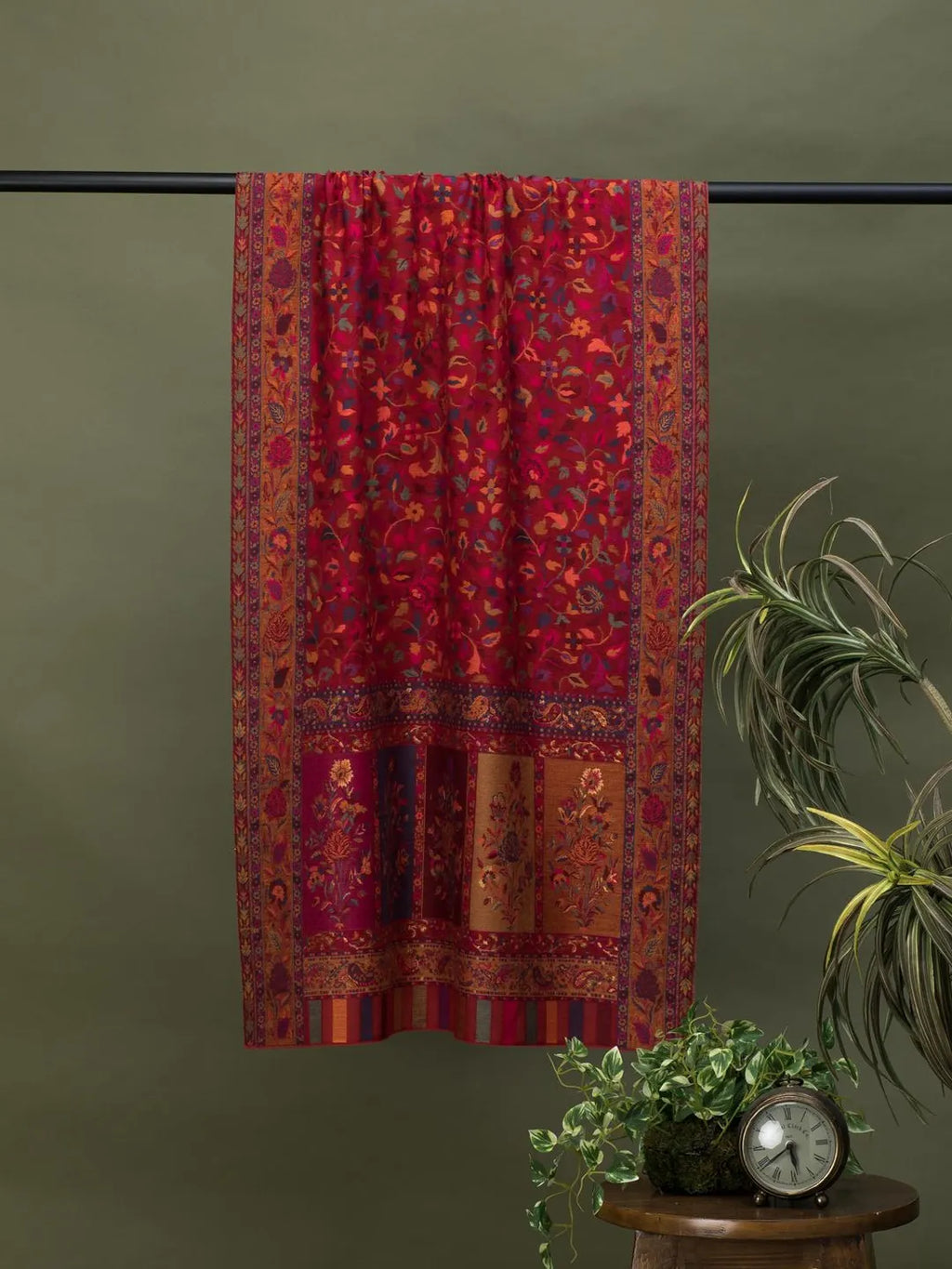 Elegant Stole Wool Blend with Kaani Pattern in Red