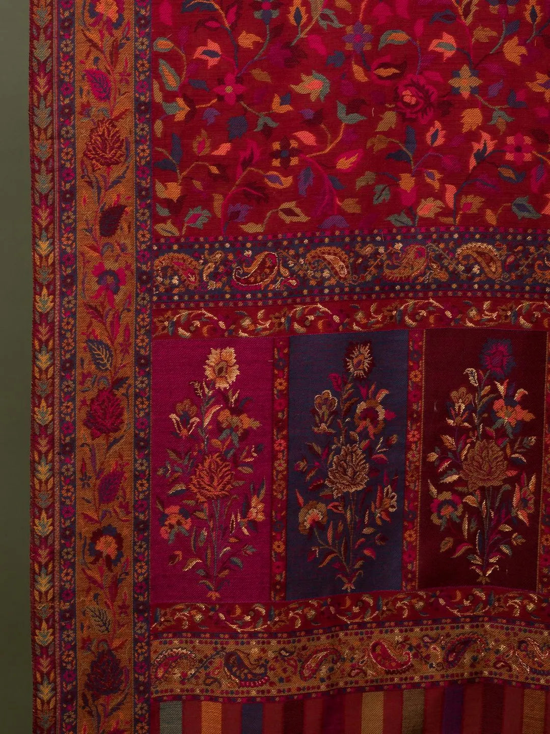 Elegant Stole Wool Blend with Kaani Pattern in Red