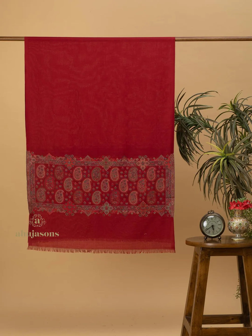 Chic Stole Wool Blend with Palla Pattern in Maroon