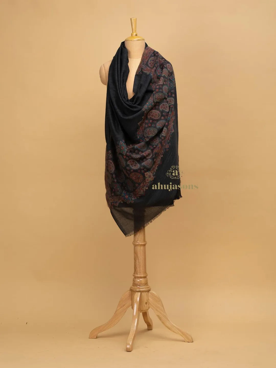 Elegant Shawl Wool Blend with Palla Pattern in Multi