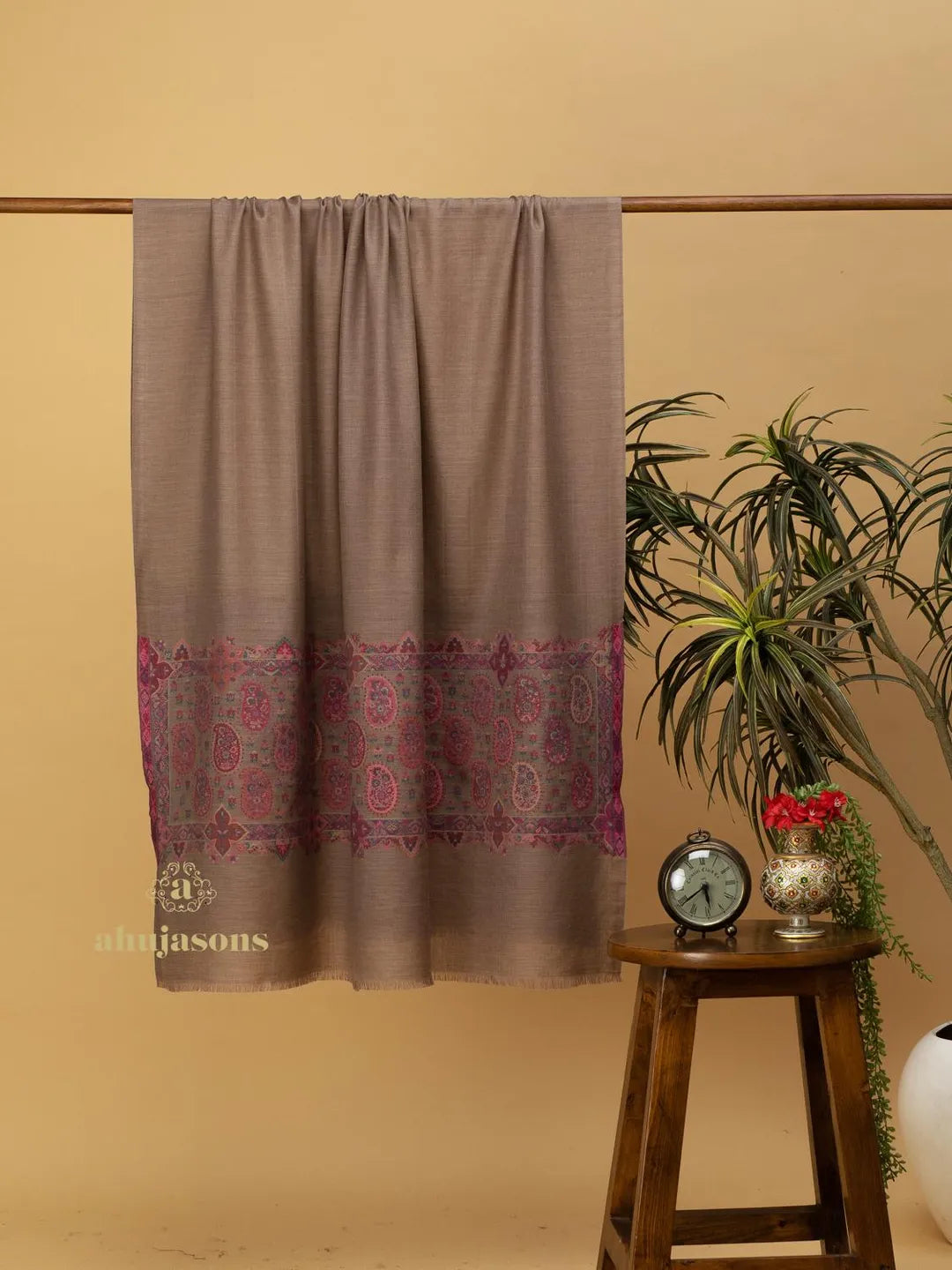 Elegant Shawl Wool Blend with Palla Pattern in Multi