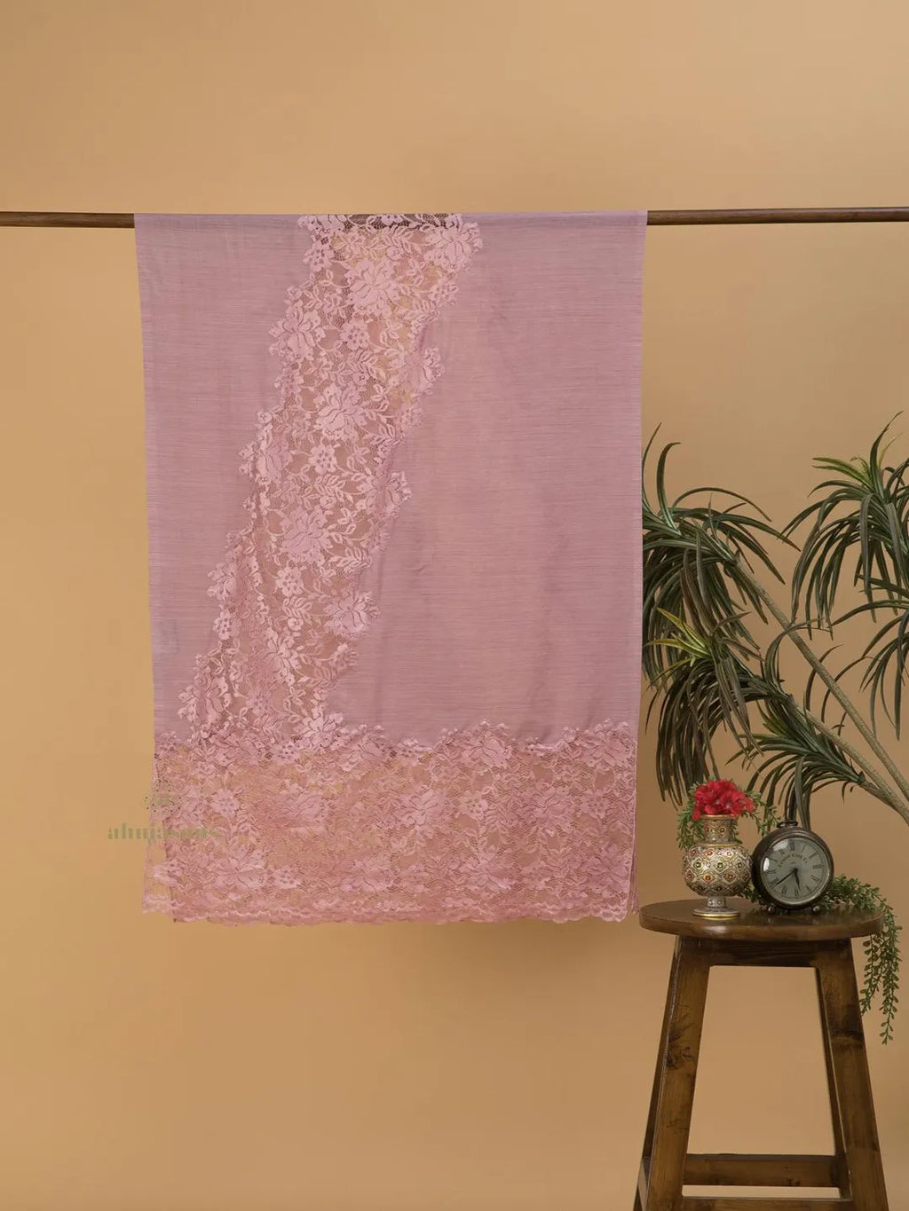 Chic Stole Wool Blend with Dobby Pattern in Pink