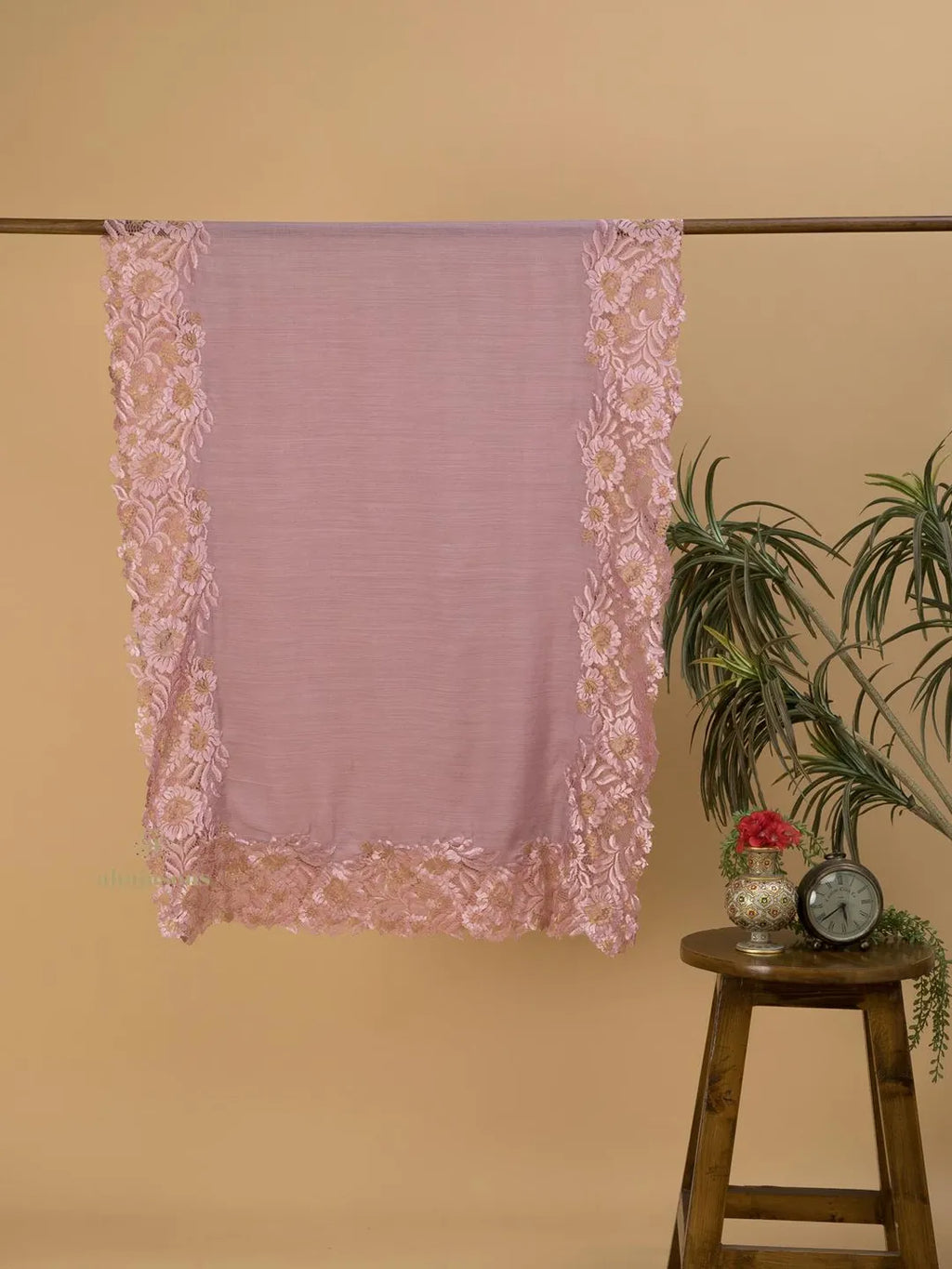 Chic Stole Wool Blend with Dobby Pattern in Pink