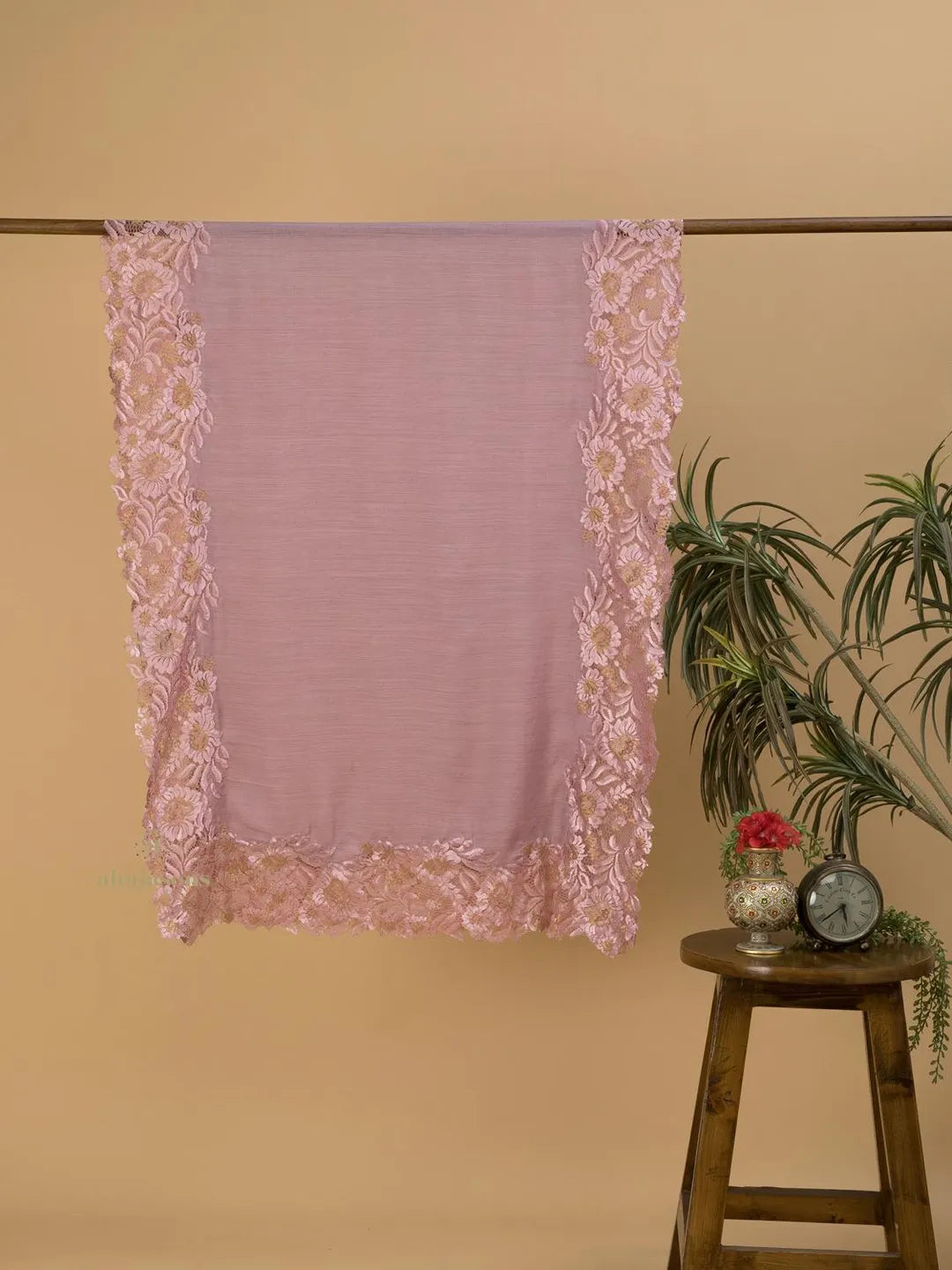 Chic Stole Wool Blend with Dobby Pattern in Pink