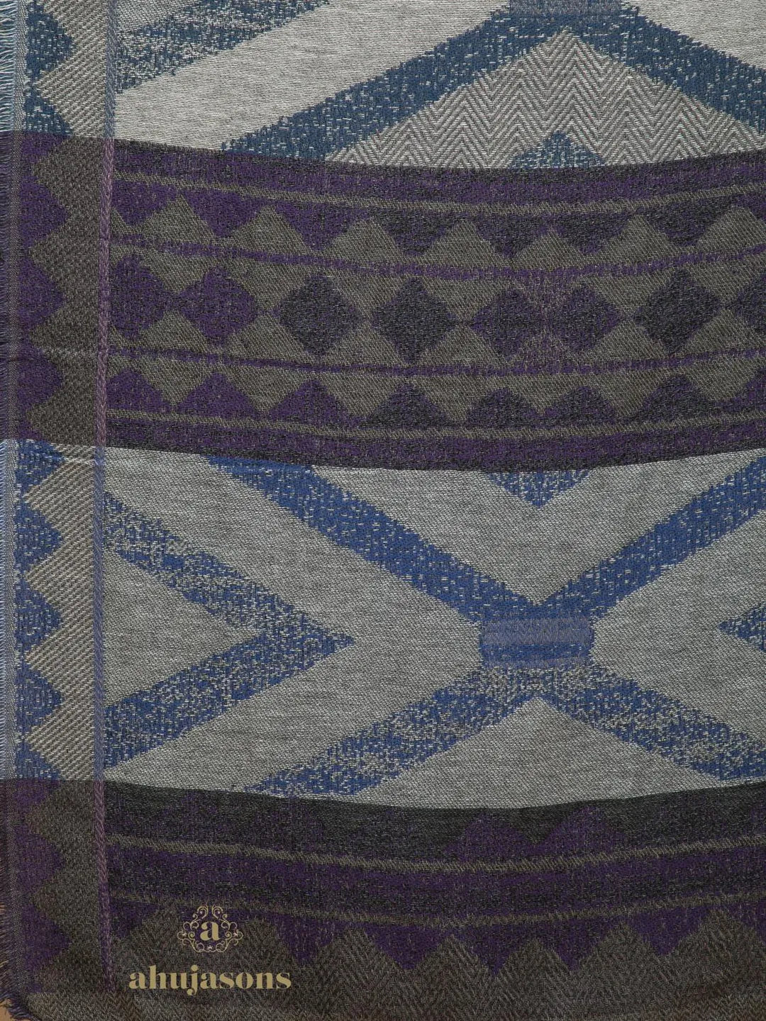 Elegant Stole Wool Blend with Jacquard Pattern in Multi