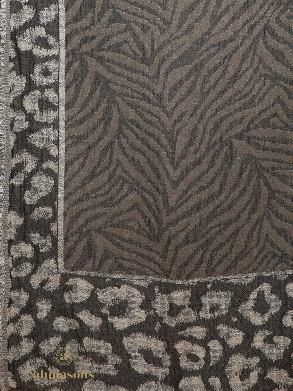 Elegant Stole Wool Blend with Jacquard Pattern in Multi