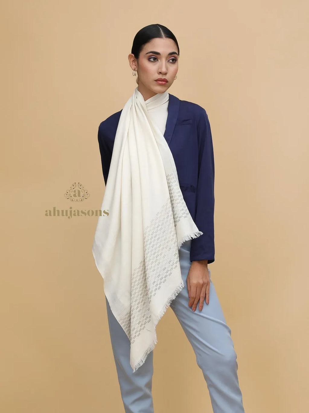 Chic Stole Wool Blend with Dobby Pattern in White