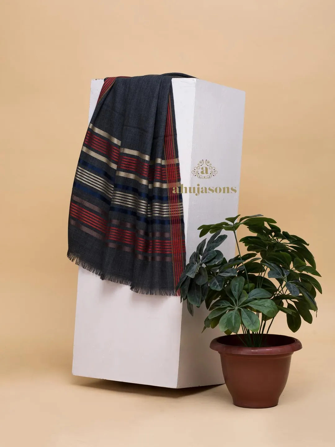 Chic Stole with Dobby Pattern in Grey