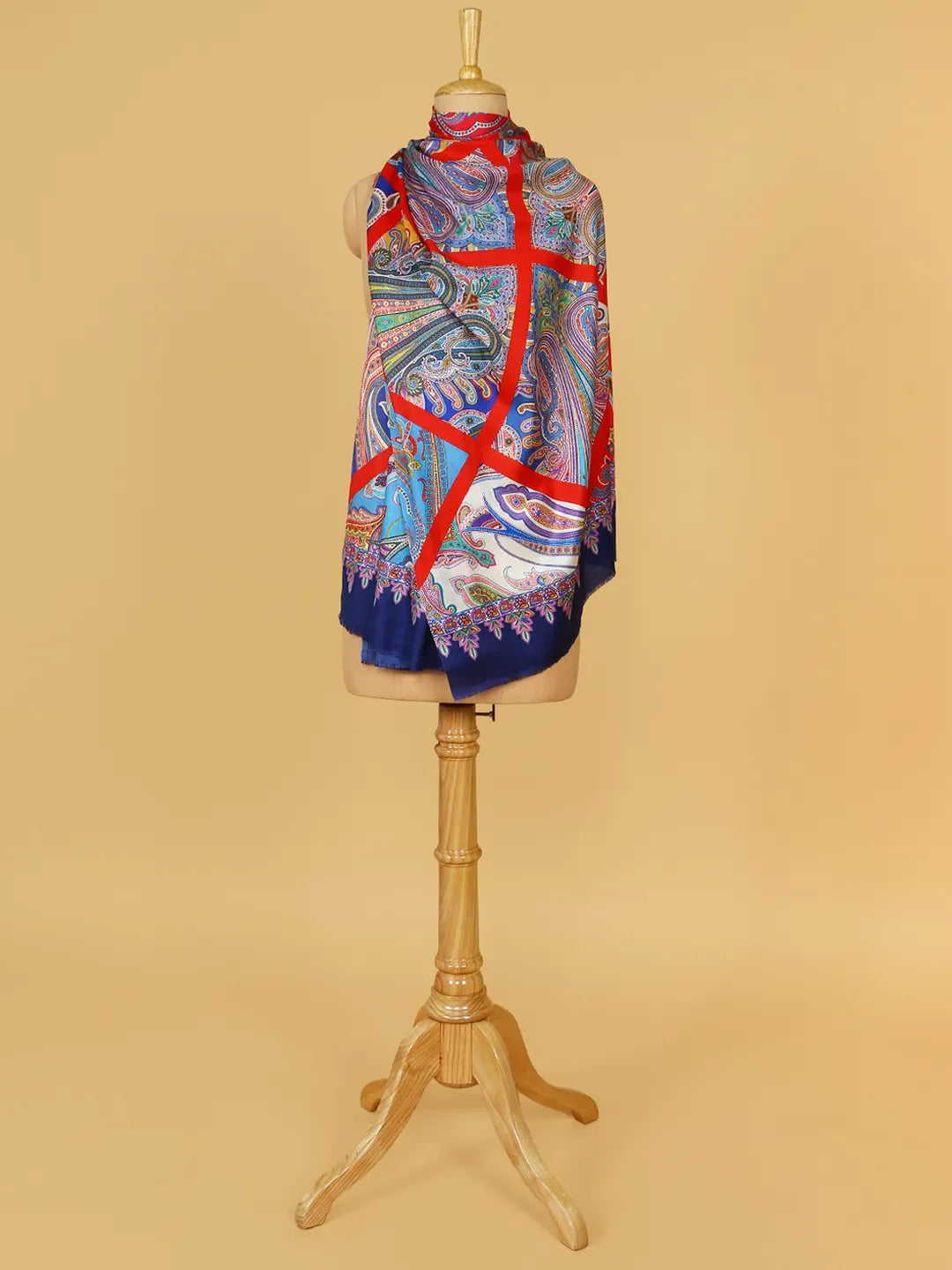 Chic Stole Silken Texture with Printed Pattern in Multi