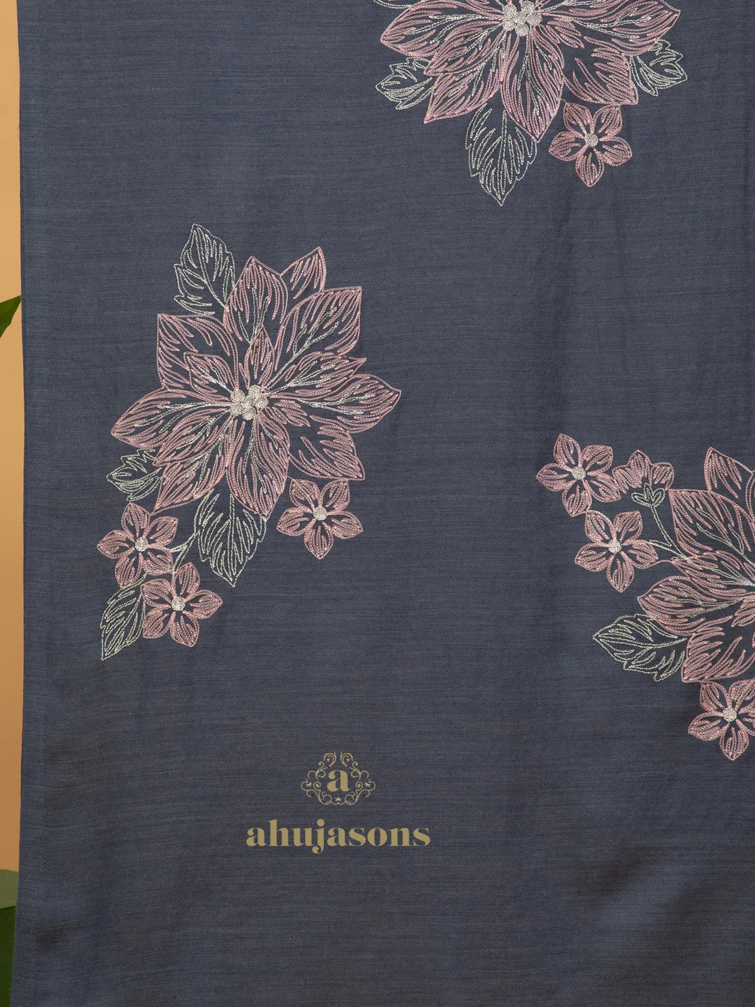 Chic Stole Wool Blend with Embroidery Pattern in Blue