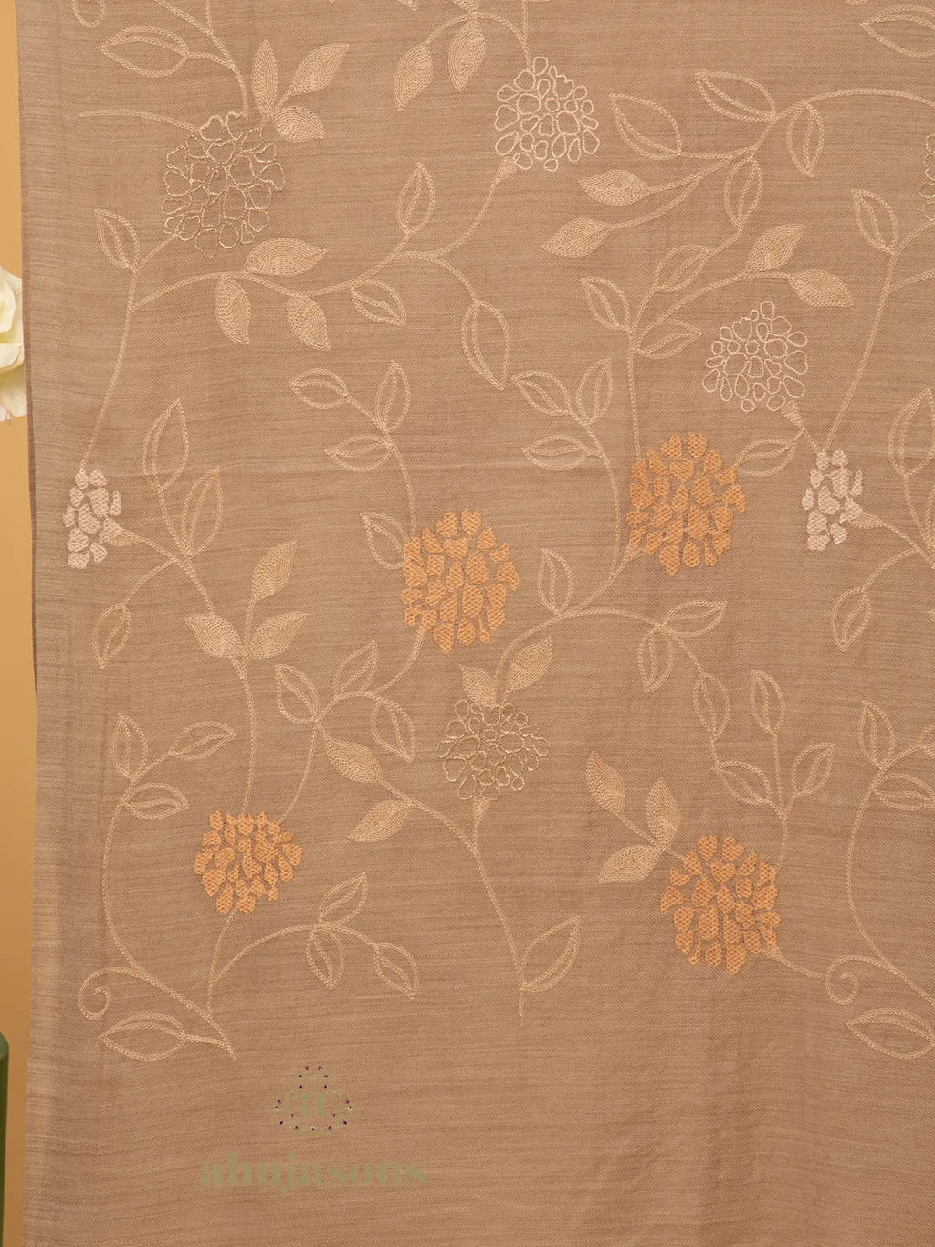 Chic Stole Wool Blend with Embroidery Pattern in Beige