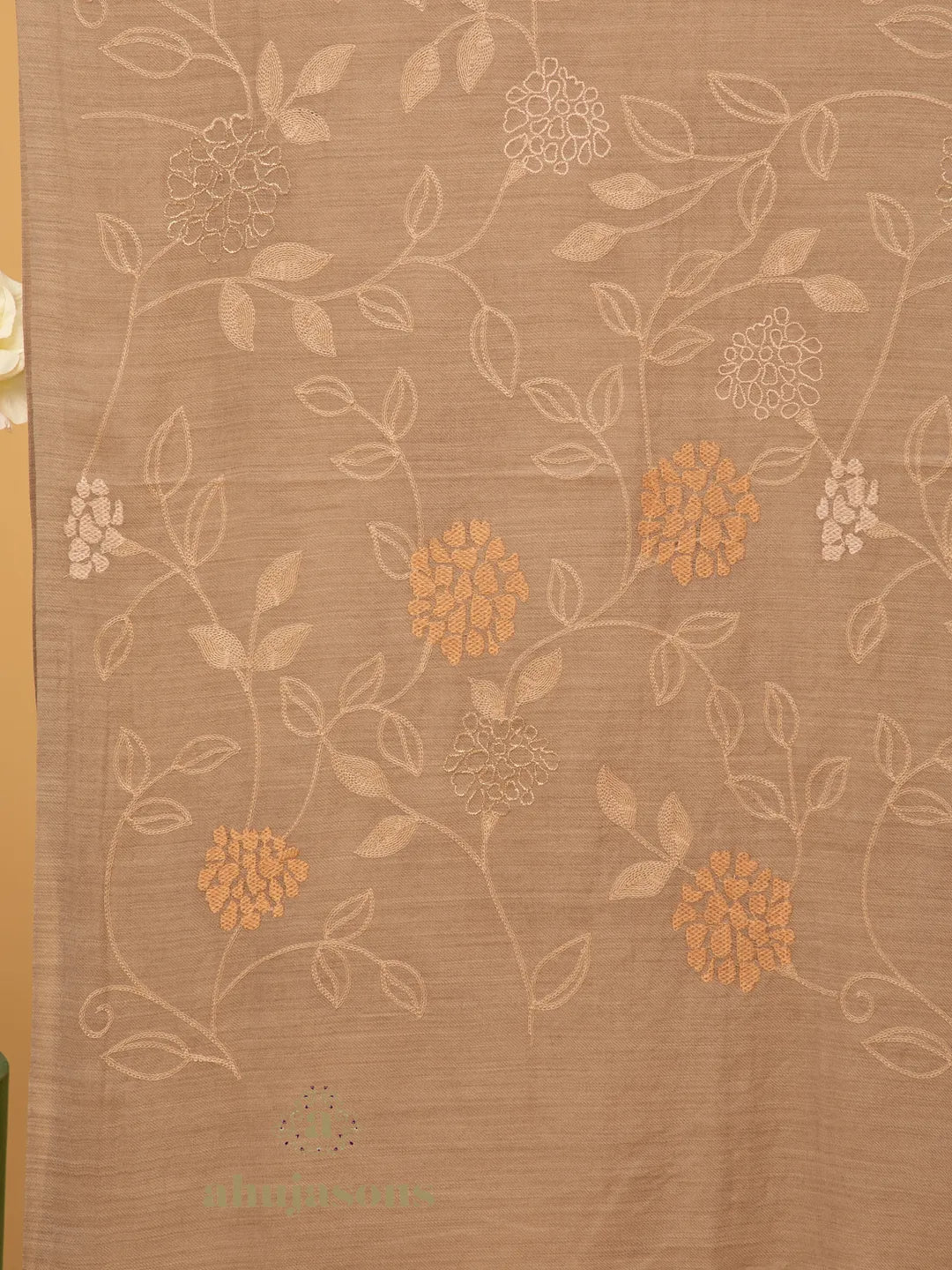 Chic Stole Wool Blend with Embroidery Pattern in Beige