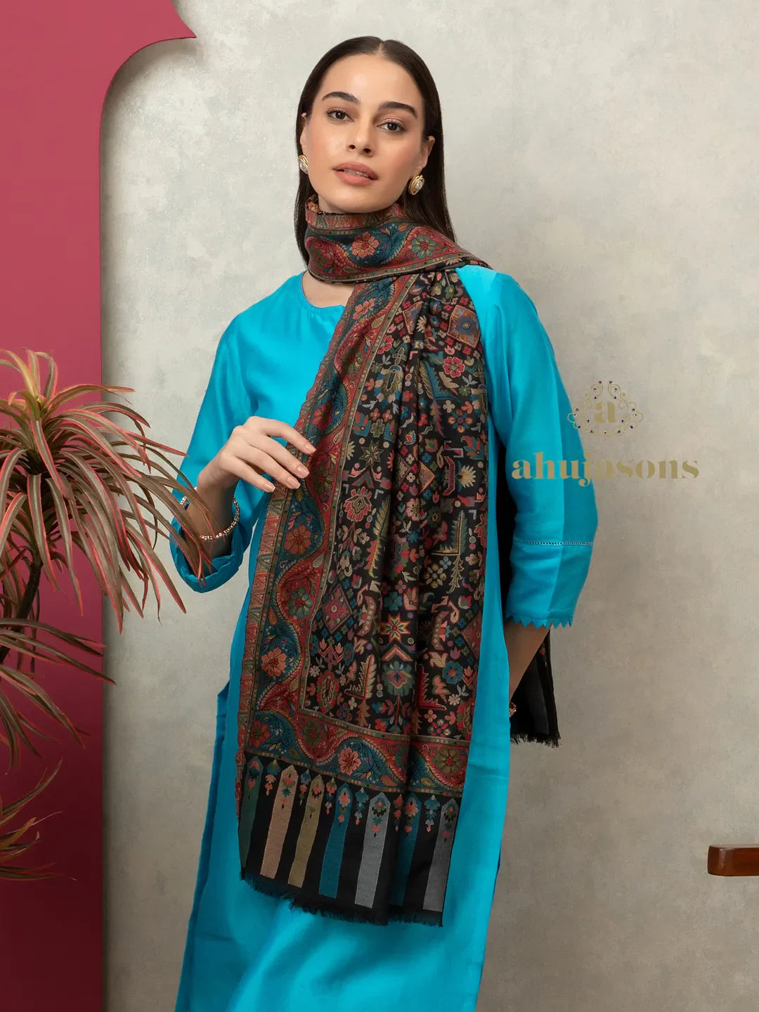 Chic Stole Wool Blend with Jaal With Zari Pattern in Multi