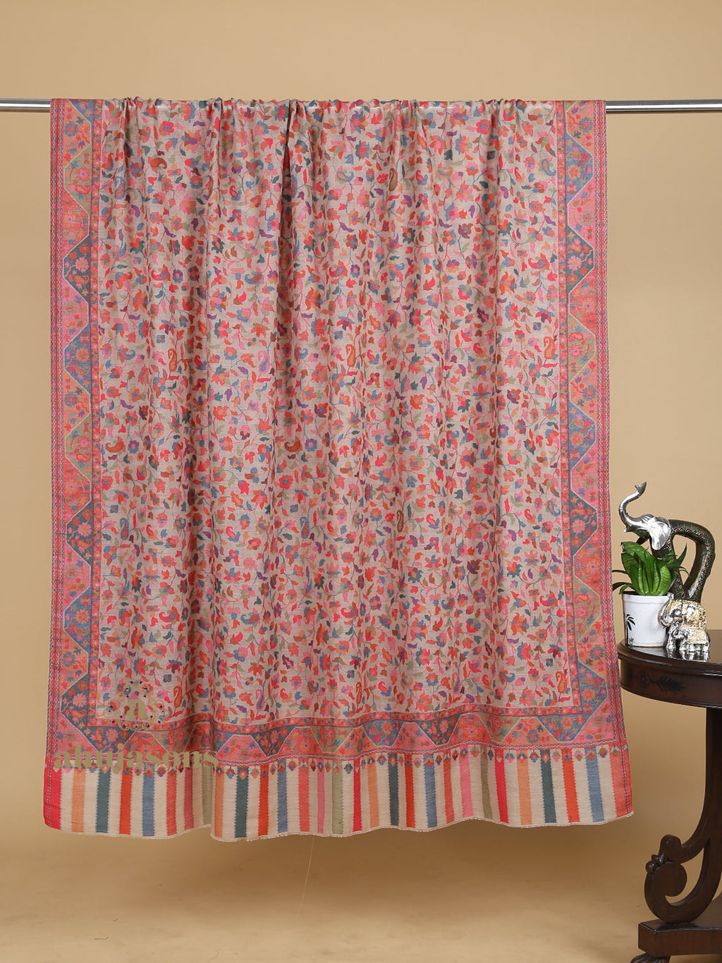 Elegant Shawl Wool Blend with Kaani Pattern in Beige