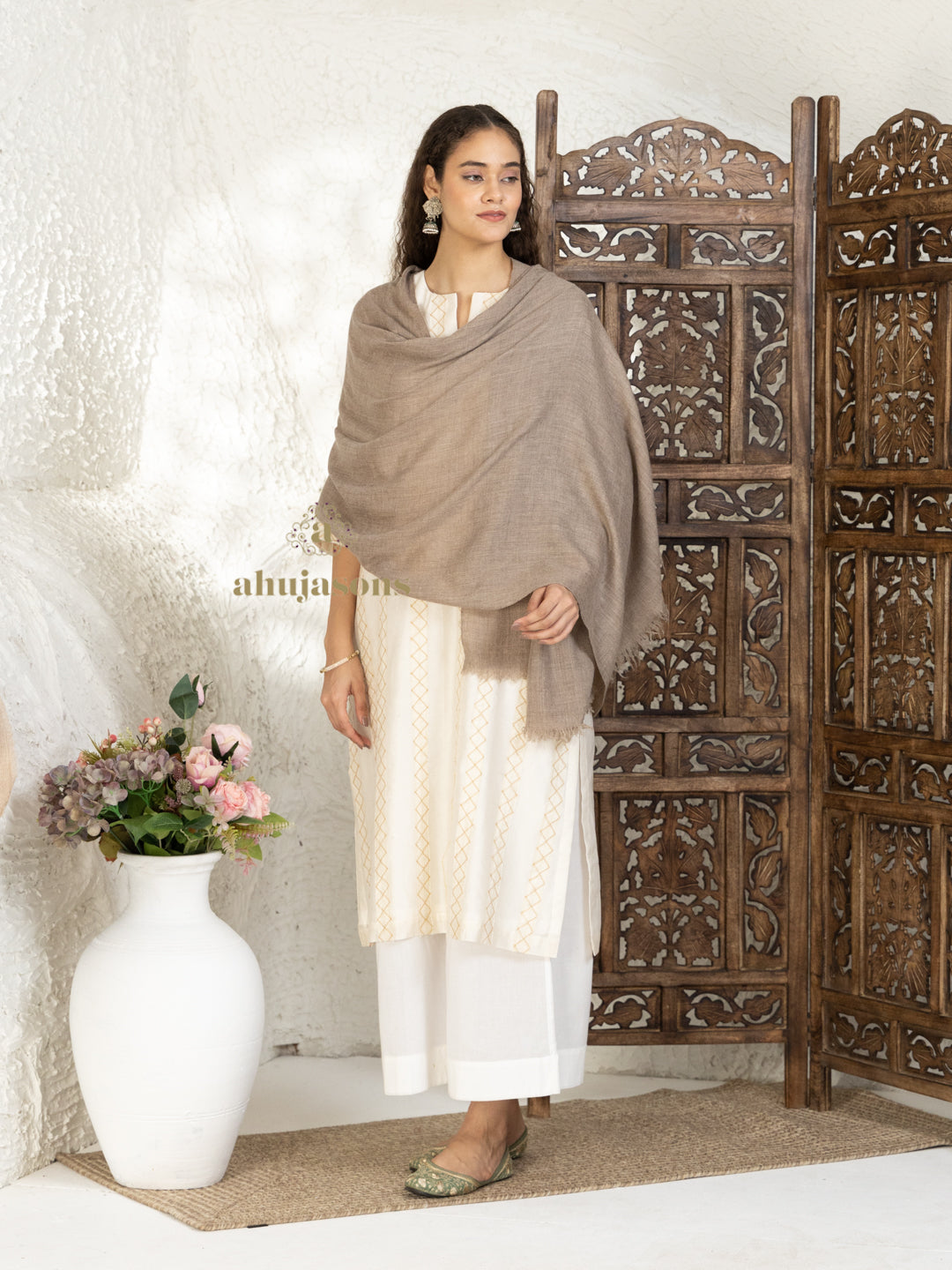 Beige Handloom Pure Pashmina Stole in a Solid