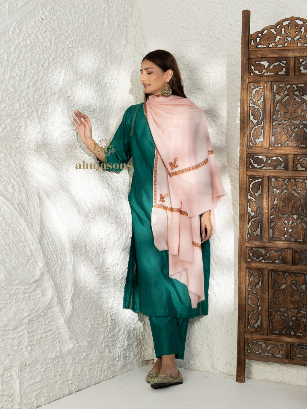 Baby Pink Handloom Pure Pashmina Shawl in a delicate Hashia Embroidery