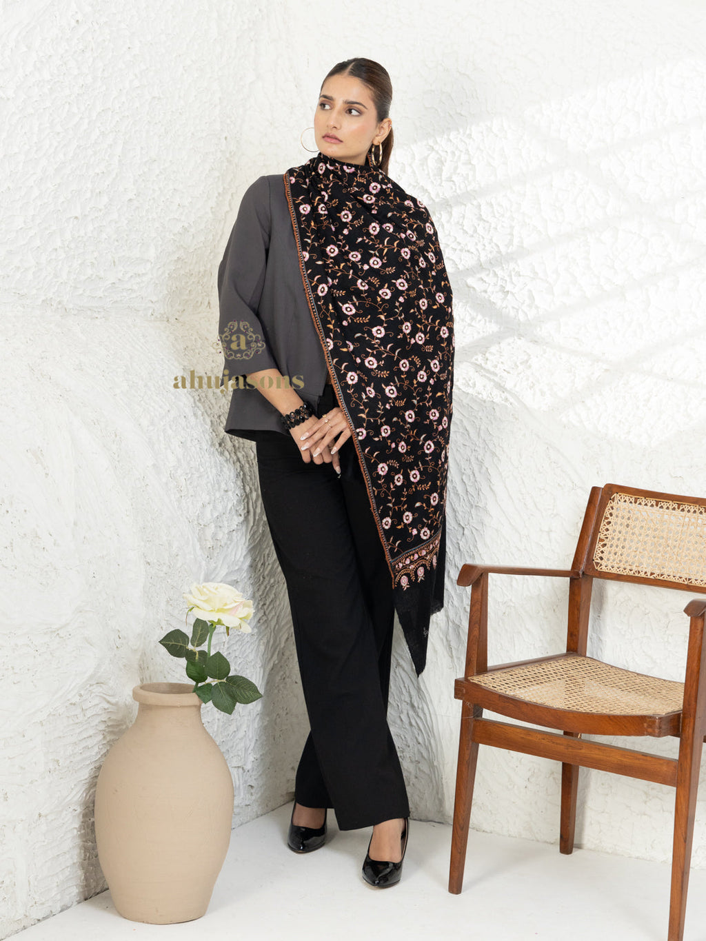 Black Handloom Pure Pashmina Stole showcasing hand-finished Jaal Stole