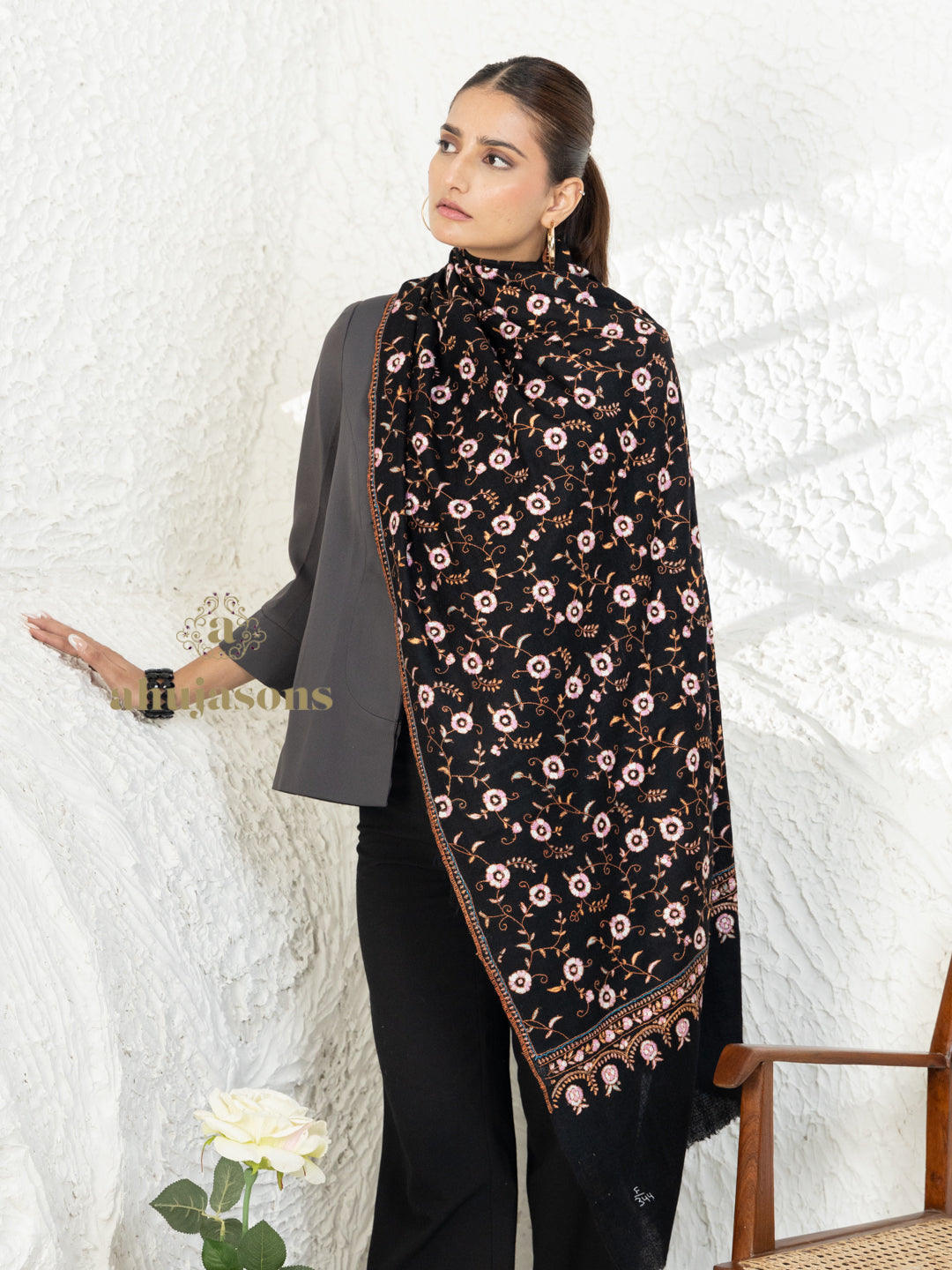 Black Handloom Pure Pashmina Stole showcasing hand-finished Jaal Stole